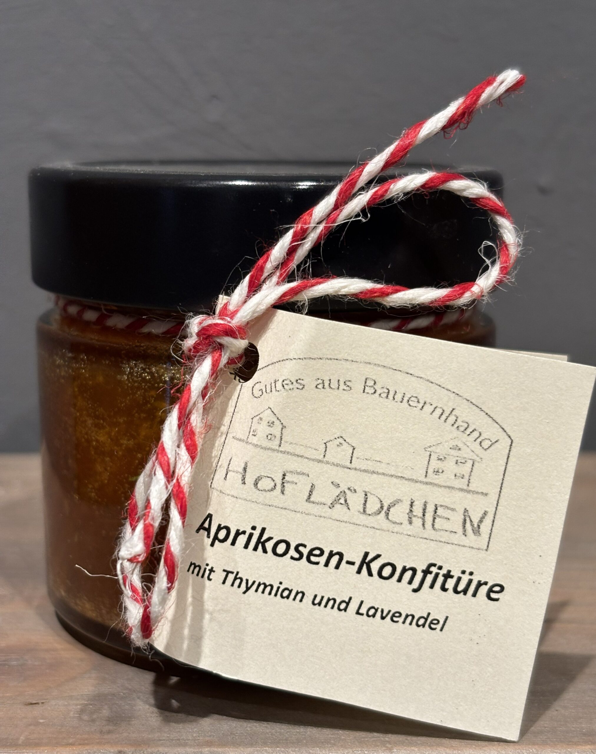 Aprikosenkonfitüre mit Thymian und Lavendel